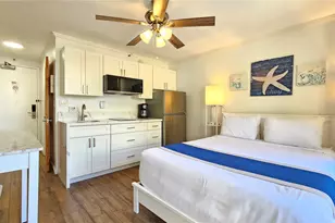 134 Kapahulu Ave, Honolulu, HI 96815 - Photo 1