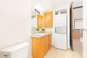 411 Hobron Ln, Honolulu, HI 96815 - Photo 15