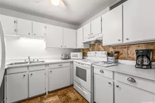 2575 Kuhio Ave, Honolulu, HI 96815 - Photo 9