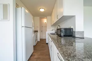 2085 Ala Wai Blvd, Honolulu, HI 96815 - Photo 11