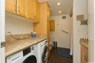 2500 Kalakaua Avenue #1803, Honolulu, HI 96815 - Photo 9