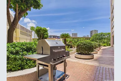 581 Kamoku Street #Ewa/904, Honolulu, HI 96814 - Photo 13