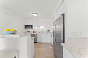 1910 Ala Moana Blvd, Honolulu, HI 96814 - Photo 7