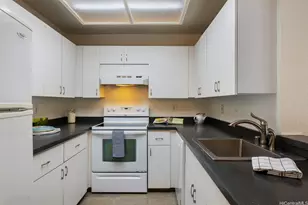 492 Mananai Pl, Honolulu, HI 96818 - Photo 7