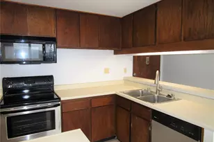 2724 Kahoaloha Ln, Honolulu, HI 96826 - Photo 5