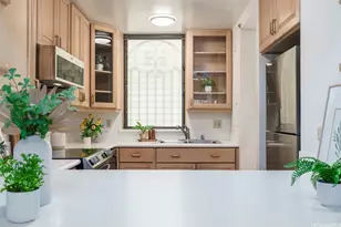 521 Hahaione St, Honolulu, HI 96825 - Photo 11