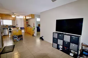 2421 Ala Wai Blvd, Honolulu, HI 96815 - Photo 11