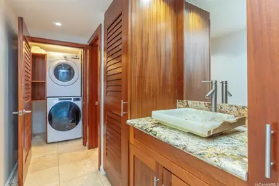 2240 Kuhio Avenue #3806, Honolulu, HI 96815 - Photo 11
