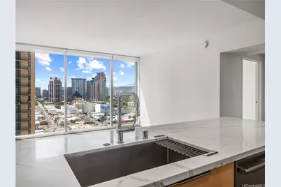 1001 Queen Street #1713, Honolulu, HI 96814 - Photo 9