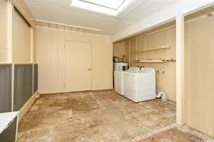 331 Kawaihae St, Honolulu, HI 96825 - Photo 13