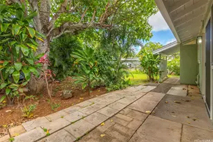1254 Ulupii St, Kailua, HI 96734 - Photo 9