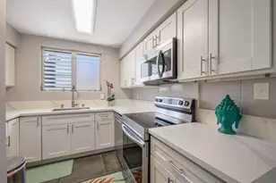 929 Ahana St, Honolulu, HI 96814 - Photo 3