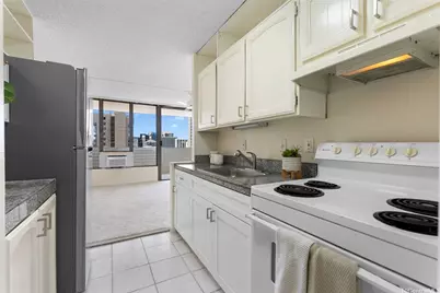 2092 Kuhio Avenue #2304, Honolulu, HI 96815 - Photo 13