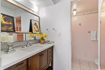1015 Ala Napunani Street #802, Honolulu, HI 96818 - Photo 9