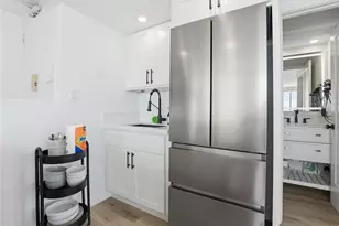 2427 Kuhio Ave, Honolulu, HI 96815 - Photo 9