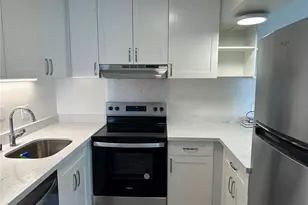 225 Kaiulani Ave, Honolulu, HI 96815 - Photo 1