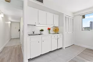 2440 Kuhio Ave, Honolulu, HI 96815 - Photo 17