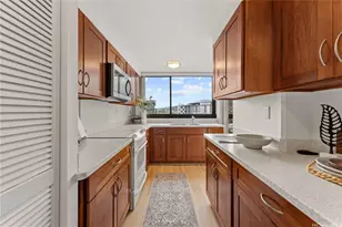 2724 Kahoaloha Ln, Honolulu, HI 96826 - Photo 9