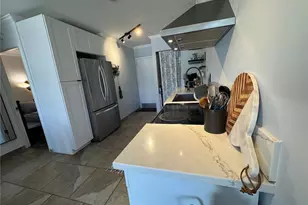 222 Kaiulani Ave, Honolulu, HI 96815 - Photo 9