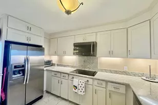 1910 Ala Moana Blvd, Honolulu, HI 96815 - Photo 7