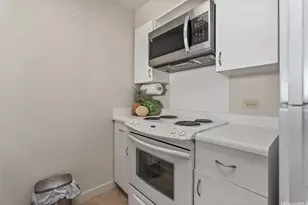 3009 Ala Makahala Pl, Honolulu, HI 96818 - Photo 3
