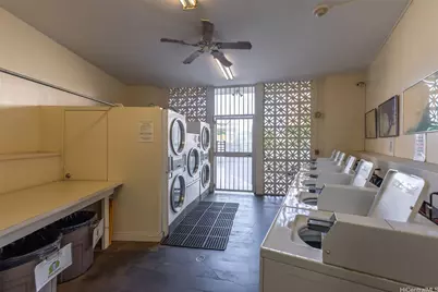 750 Amana Street #907, Honolulu, HI 96814 - Photo 17