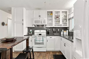 98-1022 Kupukupu Pl, Aiea, HI 96701 - Photo 5