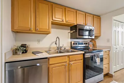 1020 Green Street #711, Honolulu, HI 96822 - Photo 9