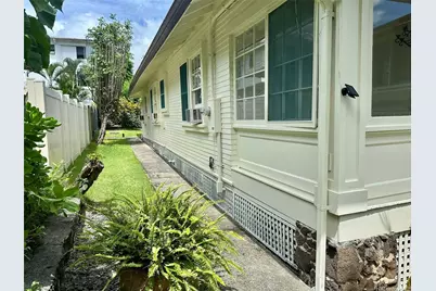 2610 Lowrey Avenue, Honolulu, HI 96822 - Photo 25