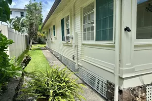 2610 Lowrey Ave, Honolulu, HI 96822 - Photo 25