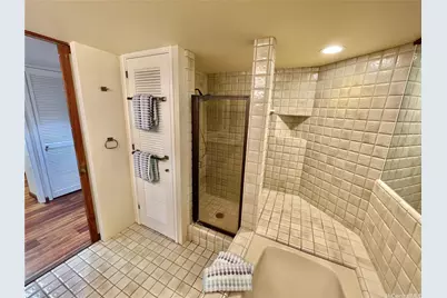1525 Wilder Avenue #504, Honolulu, HI 96822 - Photo 13