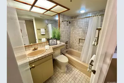 1525 Wilder Avenue #504, Honolulu, HI 96822 - Photo 17