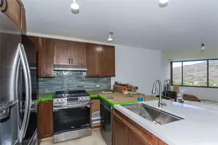 555 Hahaione St, Honolulu, HI 96825 - Photo 5