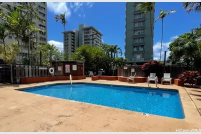 2724 Kahoaloha Lane #1801, Honolulu, HI 96826 - Photo 13