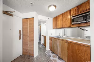 1700 Ala Moana Blvd, Honolulu, HI 96815 - Photo 11