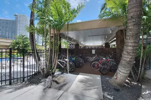 1720 Ala Moana Blvd, Honolulu, HI 96815 - Photo 13