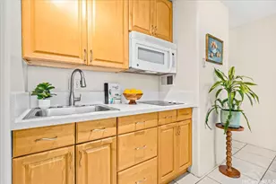 929 Ahana St, Honolulu, HI 96814 - Photo 13