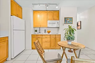 929 Ahana St, Honolulu, HI 96814 - Photo 17