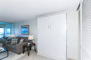 2877 Kalakaua Ave, Honolulu, HI 96815 - Photo 11