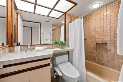 1525 Wilder Avenue #905, Honolulu, HI 96822 - Photo 17
