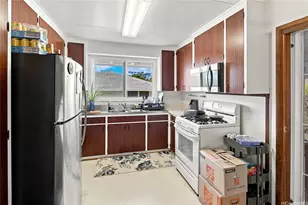 654 D Walea Pl, Honolulu, HI 96817 - Photo 7