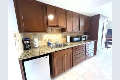 2045 Kalakaua Avenue #402, Honolulu, HI 96815 - Photo 9