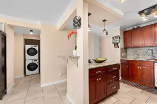 2121 Ala Wai Blvd, Honolulu, HI 96815 - Photo 9