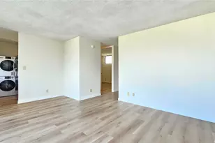 2121 Ala Wai Blvd, Honolulu, HI 96815 - Photo 3