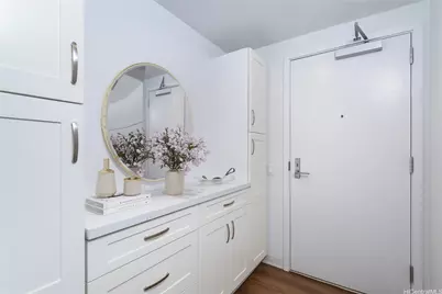 987 Queen Street #2104, Honolulu, HI 96814 - Photo 1