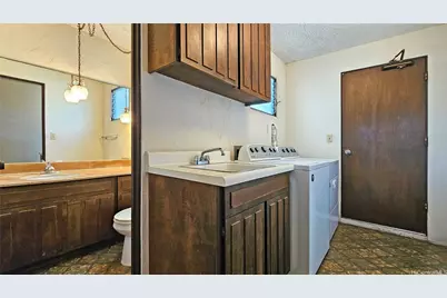 1621 Kuhilani Street, Honolulu, HI 96821 - Photo 13