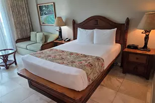 2045 Kalakaua Ave, Honolulu, HI 96815 - Photo 5