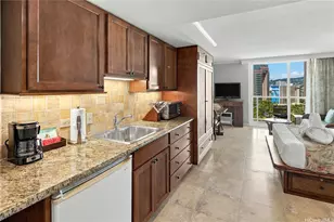 2045 Kalakaua Ave, Honolulu, HI 96815 - Photo 13