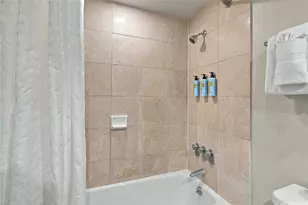 2045 Kalakaua Ave, Honolulu, HI 96815 - Photo 15