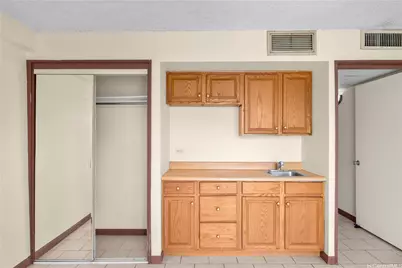 2440 Kuhio Avenue #907, Honolulu, HI 96815 - Photo 9